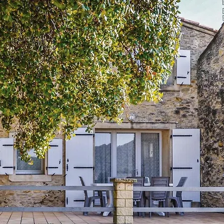 3 Bedroom Stunning Home In Venejan Casa de Férias