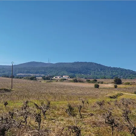 3 Bedroom Stunning Home In Venejan Casa de Férias *