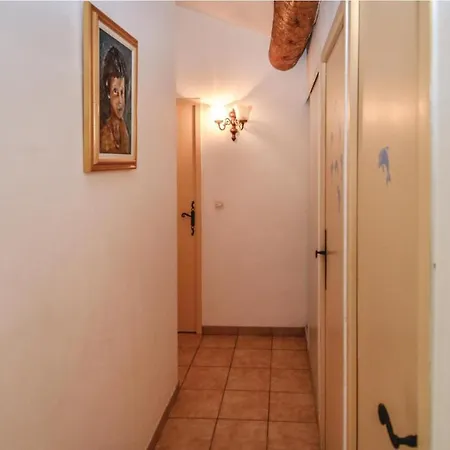 Gorgeous In With Kitchen