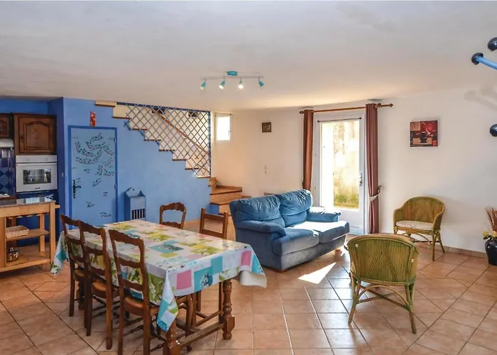 Gorgeous In With Kitchen Holiday home